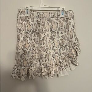 vestique White Crochet Lace Blouse